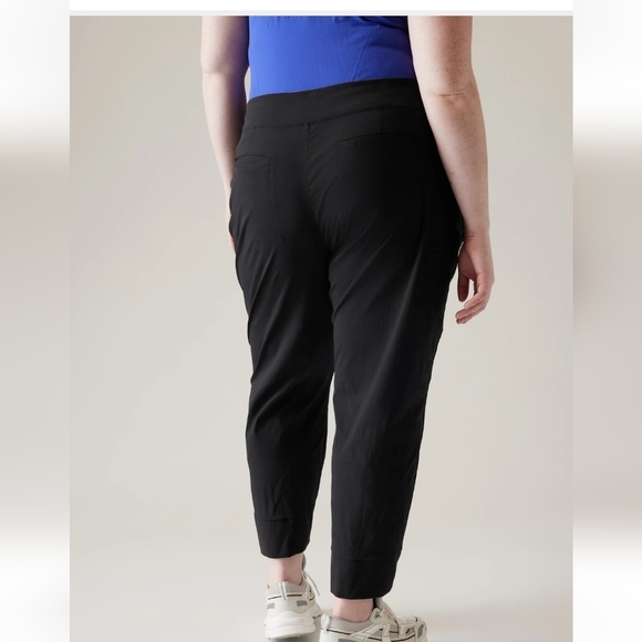 NWT Athleta Trekkie North jogger, plus sz 20, women's black, New! - Picture 6 of 15
